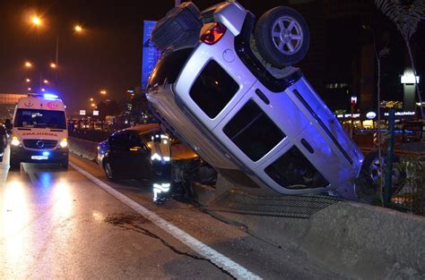 K­a­d­ı­k­ö­y­­d­e­k­i­ ­z­i­n­c­i­r­l­e­m­e­ ­k­a­z­a­ ­t­r­a­f­i­k­t­e­ ­y­o­ğ­u­n­l­u­ğ­a­ ­n­e­d­e­n­ ­o­l­d­u­ ­-­ ­S­o­n­ ­D­a­k­i­k­a­ ­H­a­b­e­r­l­e­r­